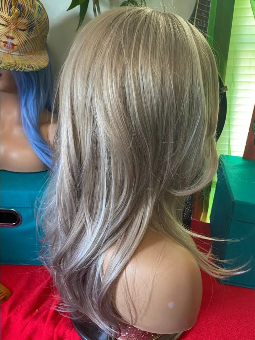 Rose silver ash layered wig with highlights